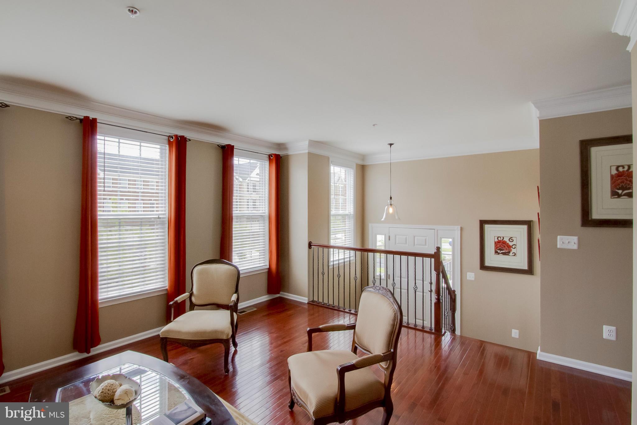 4023 Ranch Road Upper Marlboro, MD 20772 - Photo 4 of 29 Living Room