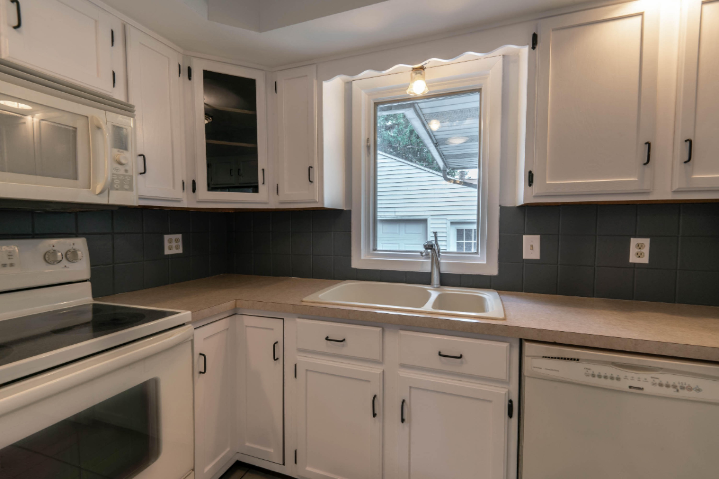 3097 Eastland Road Muskegon, MI 49441 - Photo 7 of 41 3097 Eastland (Roosevelt Park)-9