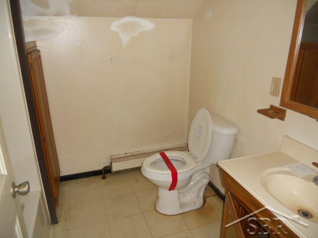 9585 Sharon Road St. Charles, MI 48655 - Photo 19 of 24 Bathroom upper level