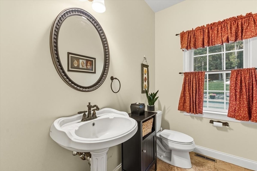 3 Hidden Ridge Road Lakeville, MA 02347 - Photo 10 of 42 Gallery Image 10