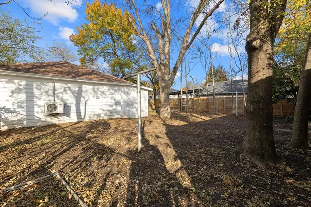 $2,500 | 3914 Shelley Boulevard, Dallas, TX 75211