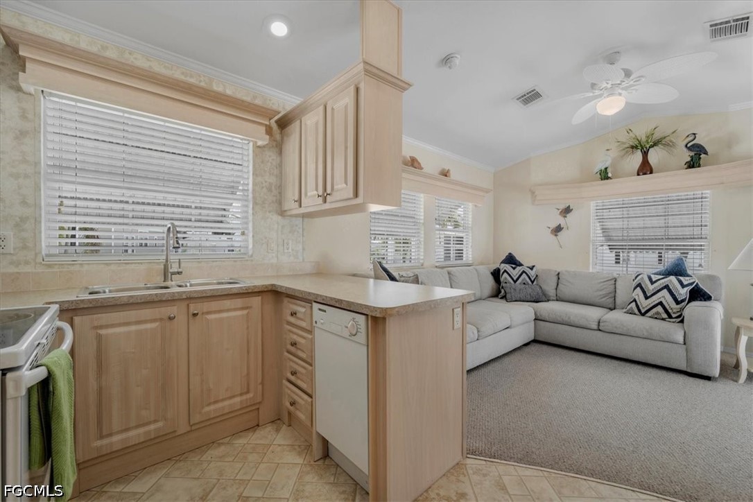 1159 Daniels Road, Unit 74 Moore Haven, FL 33471 - Photo 12 of 39