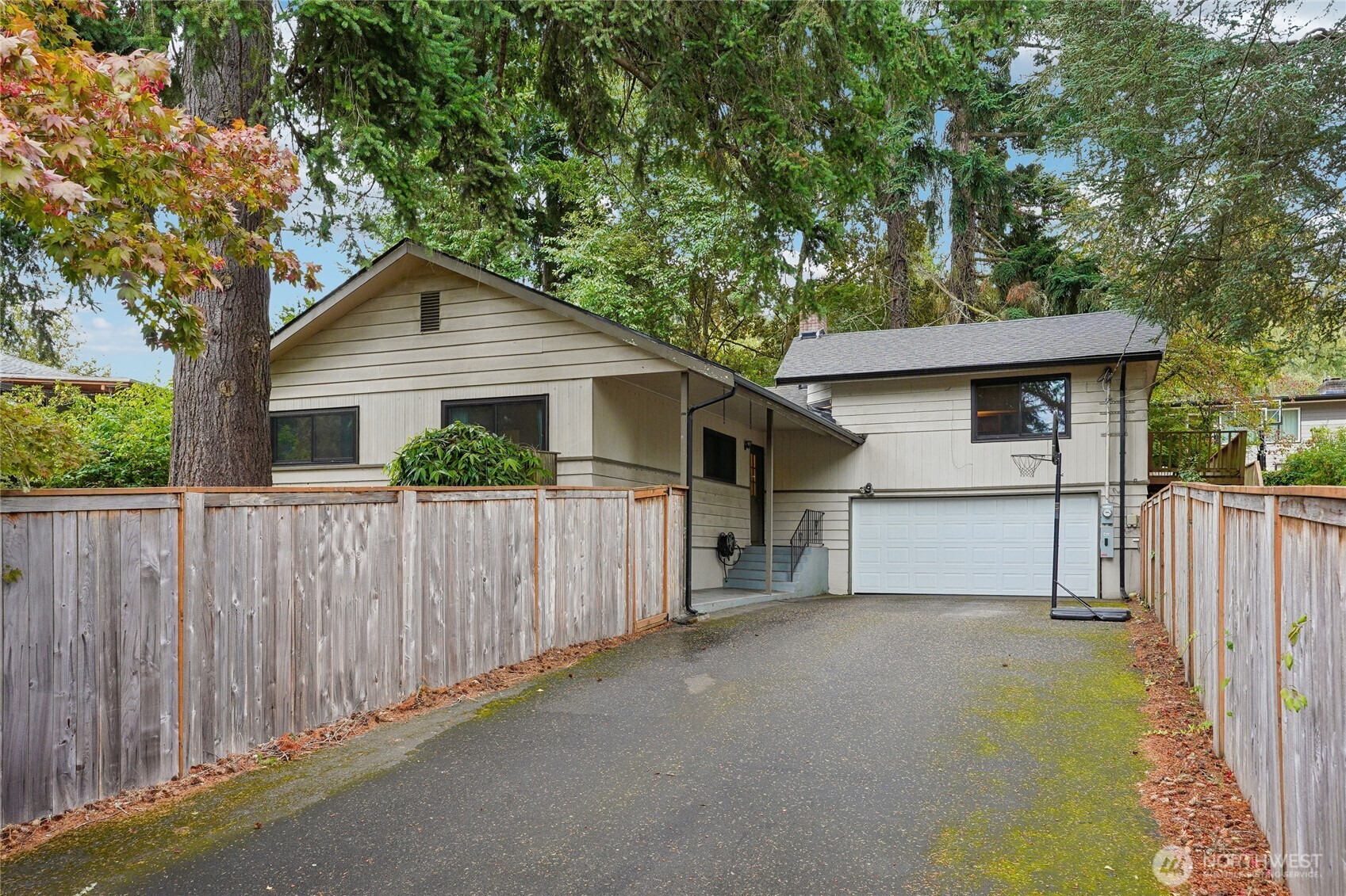 4223 Robin Road West University Place, WA 98466 - Photo 1 of 39 Gallery Image 1
