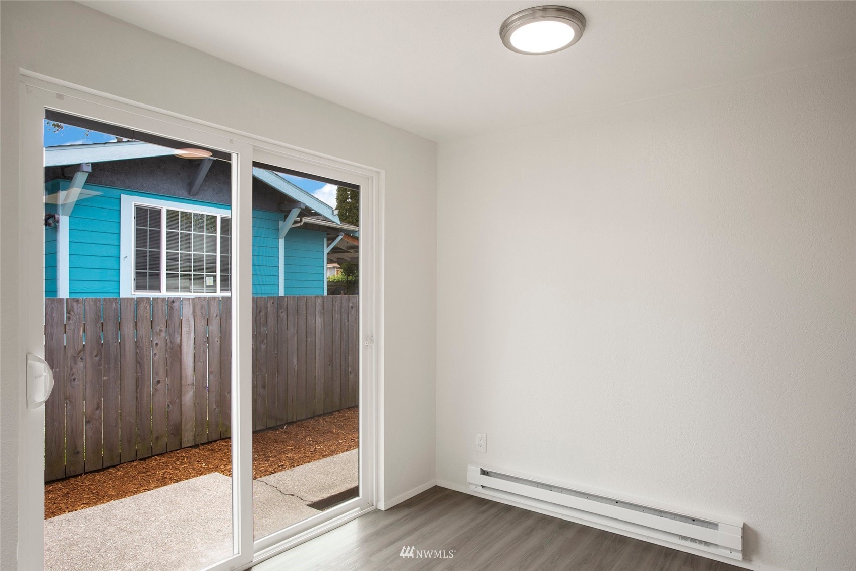 10201 17th Avenue Southwest Seattle, WA 98146 - Photo 18 of 25 a view of small space