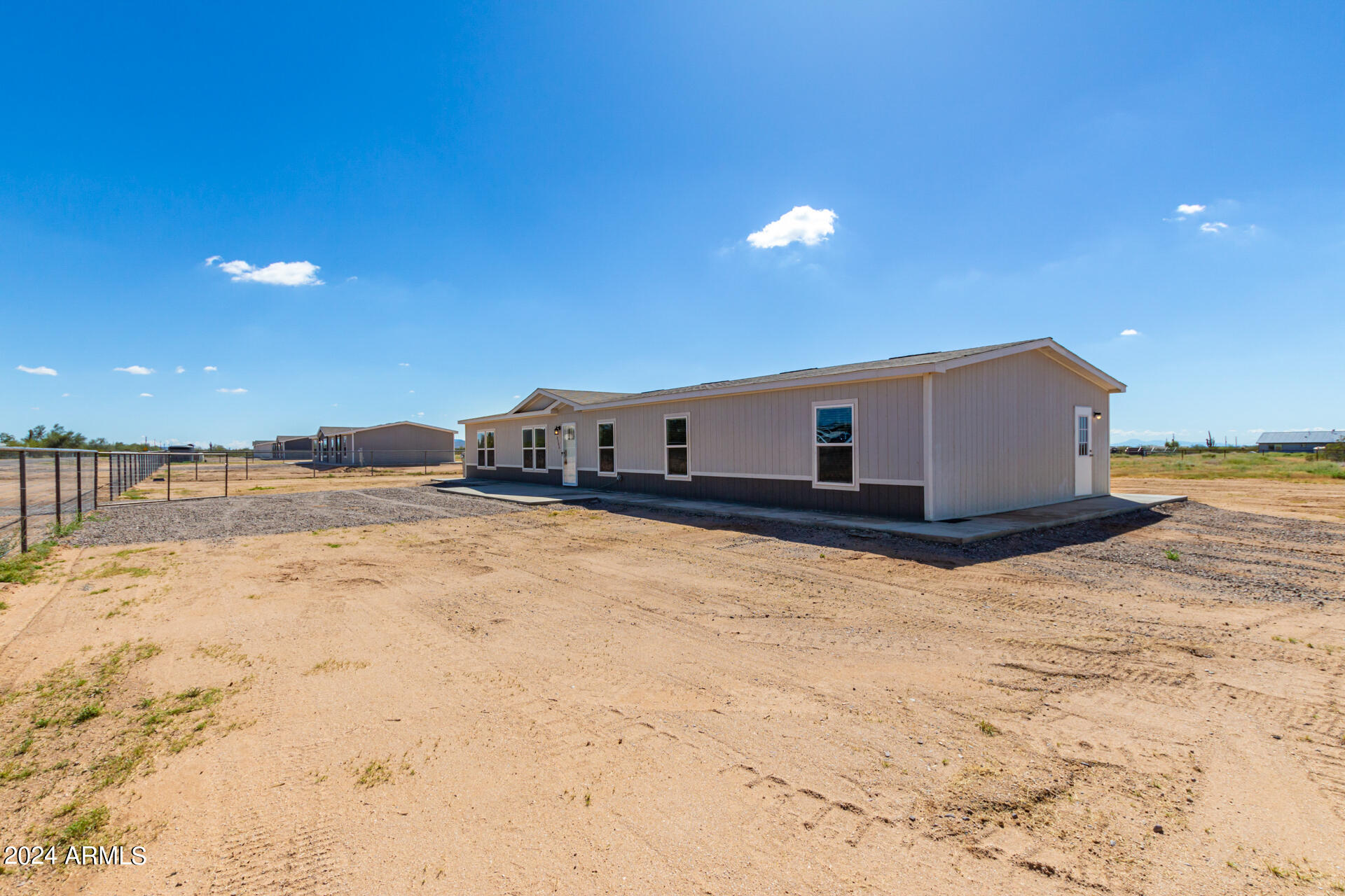 8586 North Diffin Road Florence, AZ 85132 - Photo 1 of 51 01 - Diffin