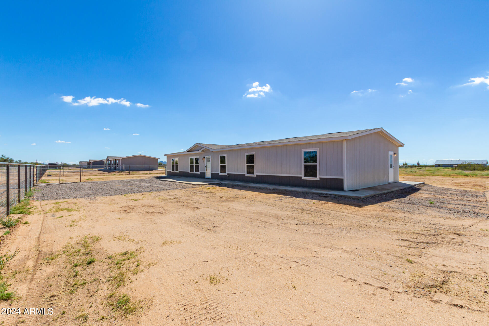 8586 North Diffin Road Florence, AZ 85132 - Photo 3 of 51 03 - Diffin