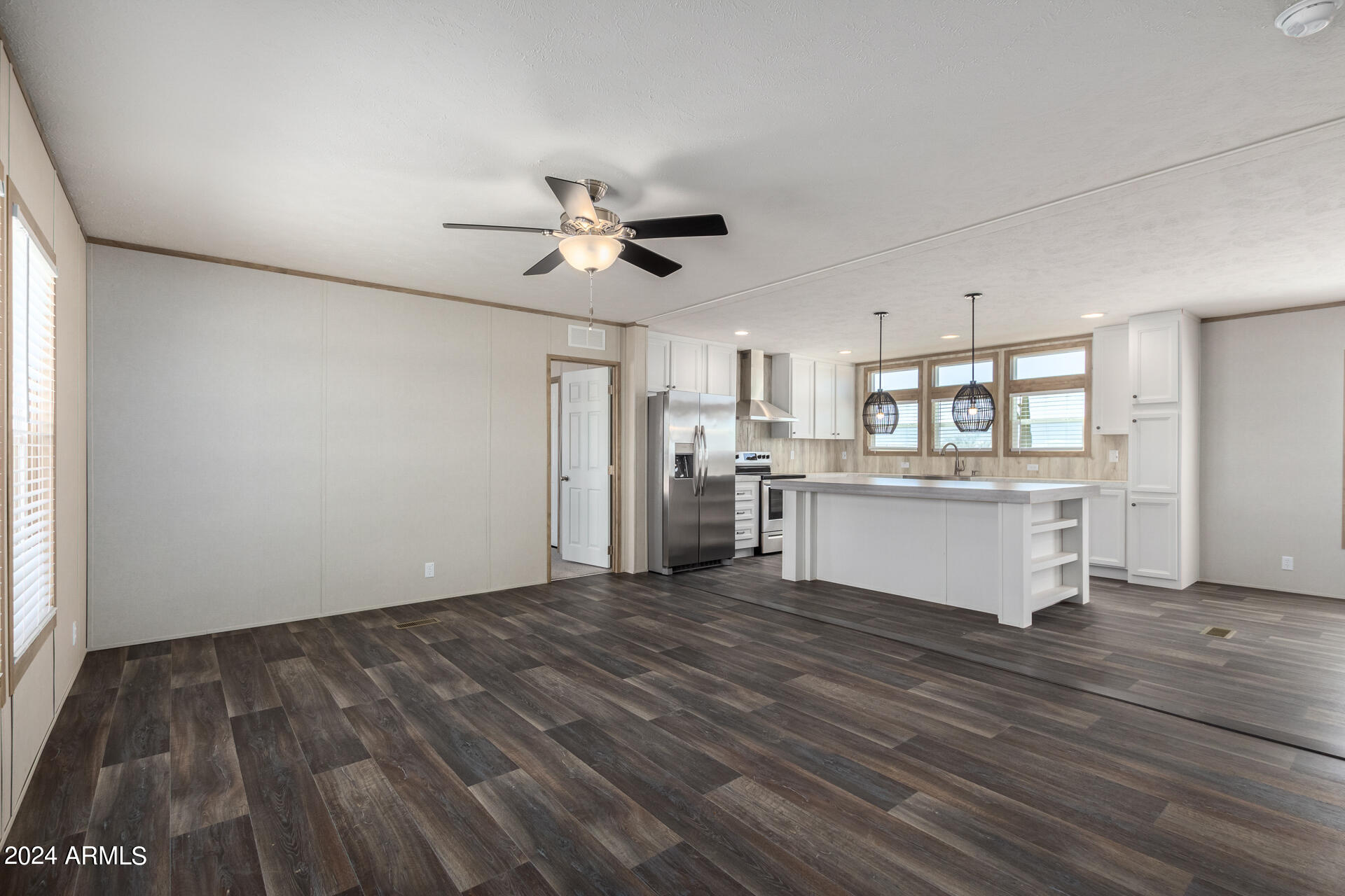 8586 North Diffin Road Florence, AZ 85132 - Photo 4 of 51 04 - Diffin