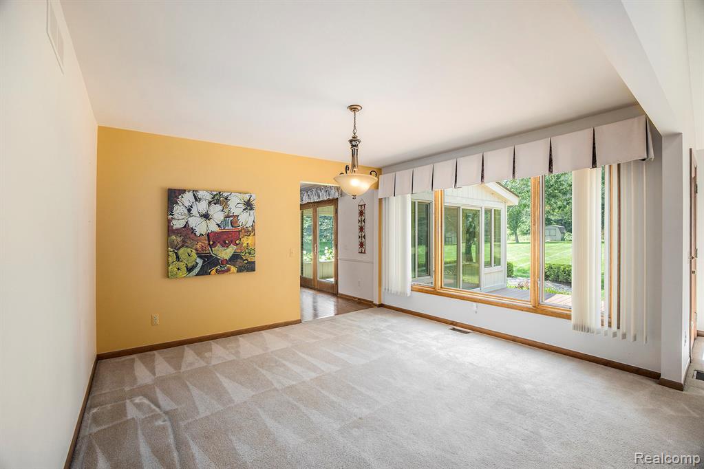 8477 Ranch Estates Road Clarkston, MI 48348 - Photo 8 of 50