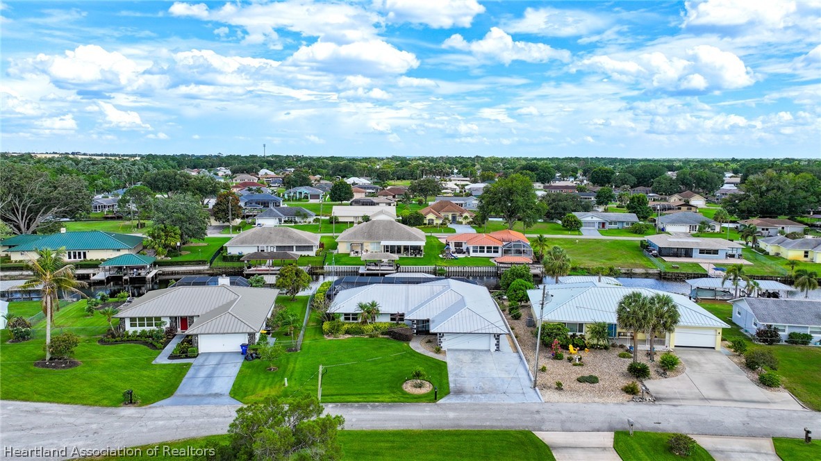 137 Lime Road Northeast Lake Placid, FL 33852 - Photo 2 of 50