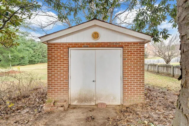 $369,000 | 58 Lakeland Circle, Troutville, VA 24175