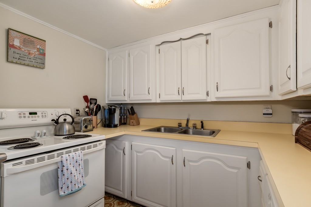 66 Darnell Road Worcester, MA 01606 - Photo 6 of 30 Gallery Image 6