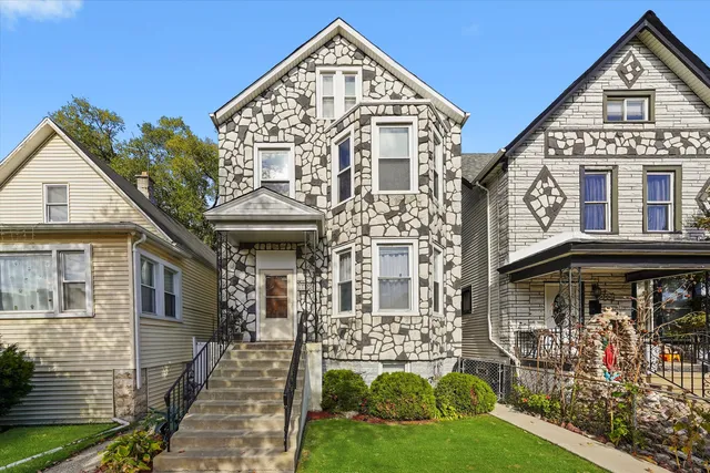 $2,500 | 5108 West 24th Place, Unit 2, Cicero, IL 60804