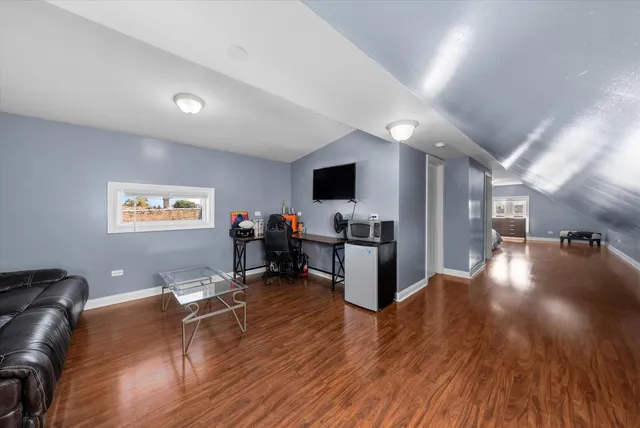 $2,500 | 5108 West 24th Place, Unit 2, Cicero, IL 60804