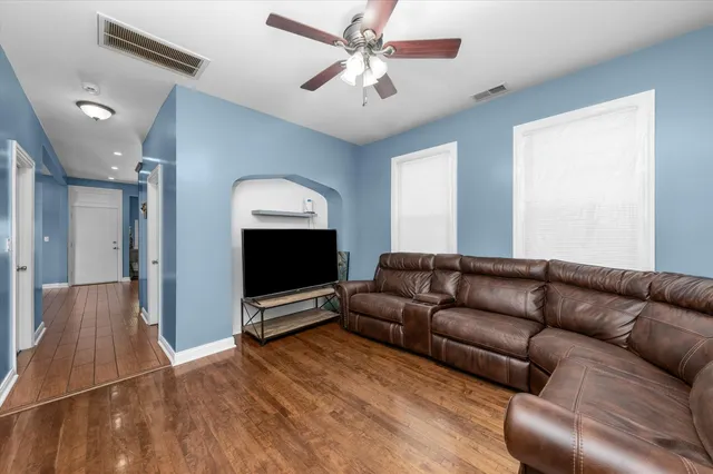 $2,500 | 5108 West 24th Place, Unit 2, Cicero, IL 60804