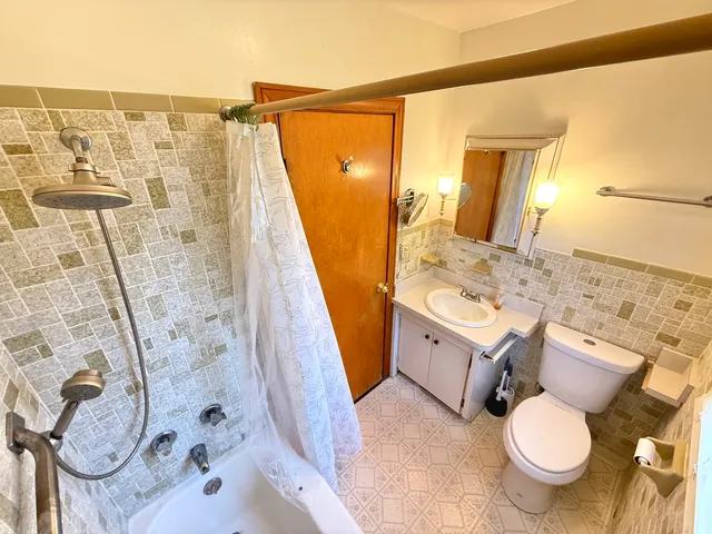 $239,999 | 18005 Arcadia Avenue, Lansing, IL 60438