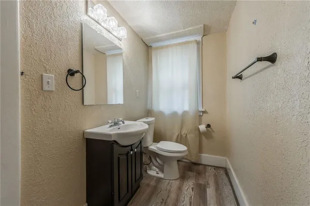 $305,000 | 3810 Wyandotte Street, Kansas City, MO 64111