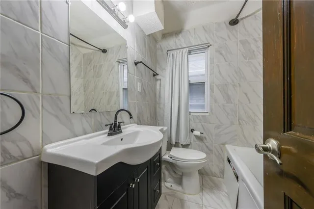 $305,000 | 3810 Wyandotte Street, Kansas City, MO 64111