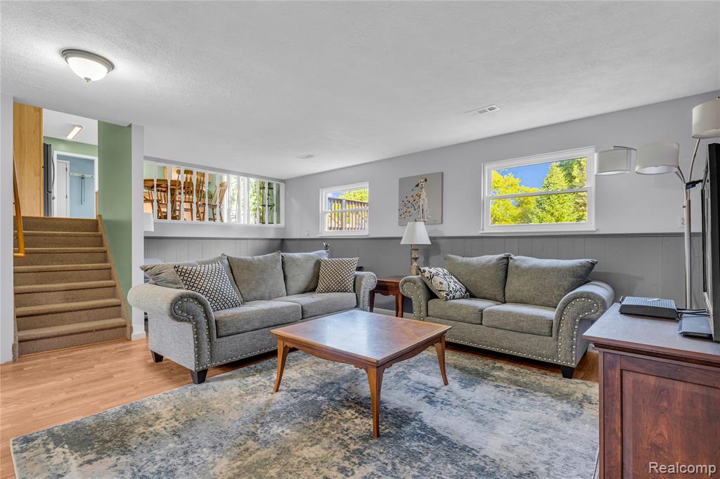 3145 South Fenton Road Holly, MI 48442 - Photo 10 of 34 Gallery Image 10