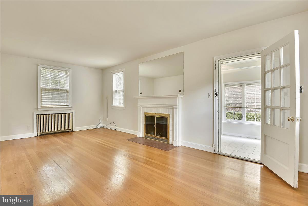 9408 Russell Road Silver Spring, MD 20910 - Photo 5 of 14