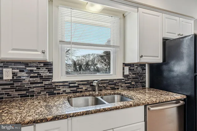 $375,000 | 992 South Old Baltimore Pike, Newark, DE 19702