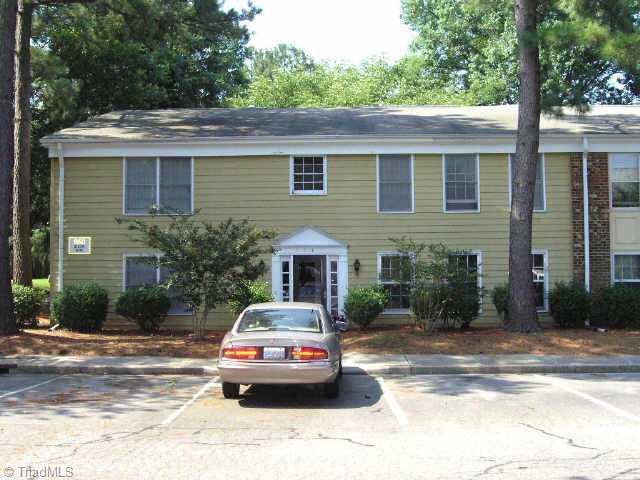 650 Rugby Row, Unit B Winston-Salem, NC 27106 - Photo 1 of 8 Exterior Front.