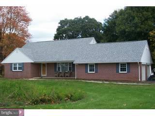 2621 Bedminster Road Perkasie, PA 18944 - Photo 1 of 6