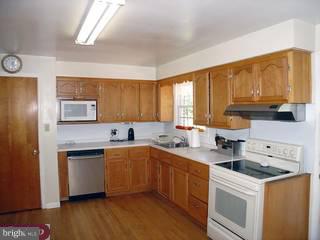 2621 Bedminster Road Perkasie, PA 18944 - Photo 2 of 6