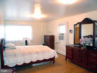 2621 Bedminster Road Perkasie, PA 18944 - Photo 5 of 6