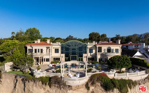 $90,000,000 | 28824 Cliffside Drive, Malibu, CA 90265