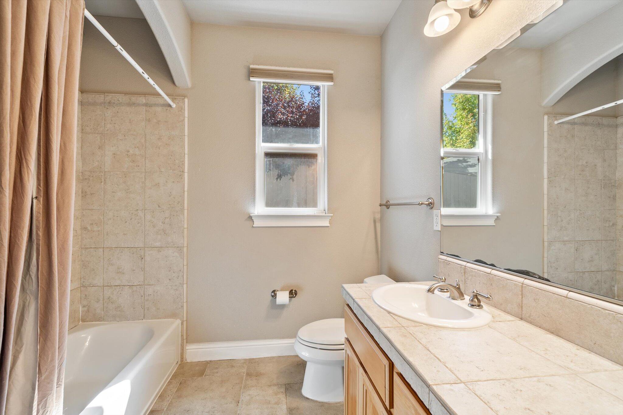 2134 Cadjew Street Redding, CA 96003 - Photo 33 of 48 34-BiggerFlow Real Estate Media-34