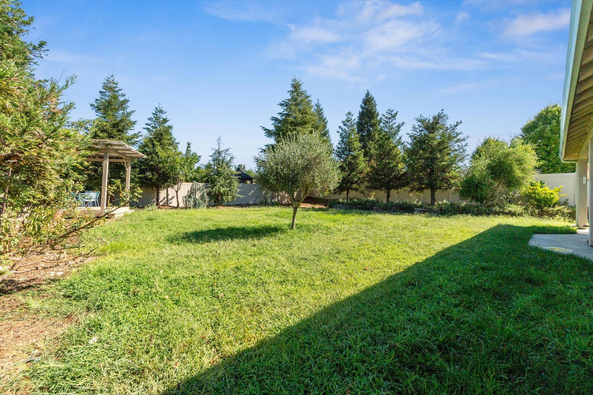 2134 Cadjew Street Redding, CA 96003 - Photo 42 of 48 45-BiggerFlow Real Estate Media-45