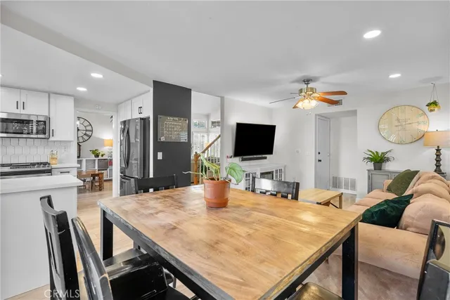 $799,990 | 21625 Farmington Lane, Saugus, CA 91350