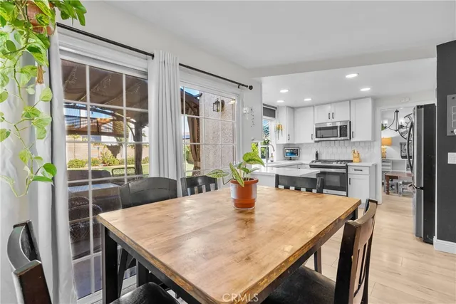 $799,990 | 21625 Farmington Lane, Saugus, CA 91350