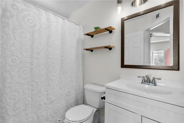 $799,990 | 21625 Farmington Lane, Saugus, CA 91350