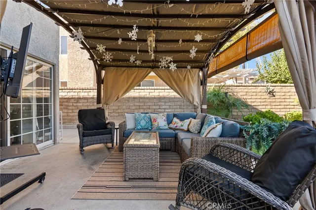 $799,990 | 21625 Farmington Lane, Saugus, CA 91350