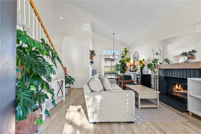 $799,990 | 21625 Farmington Lane, Saugus, CA 91350