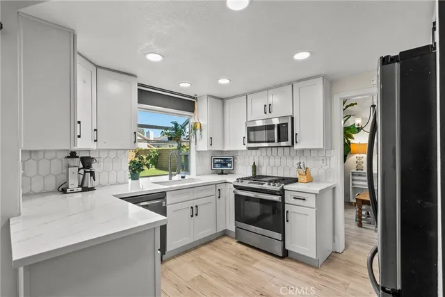 $799,990 | 21625 Farmington Lane, Saugus, CA 91350