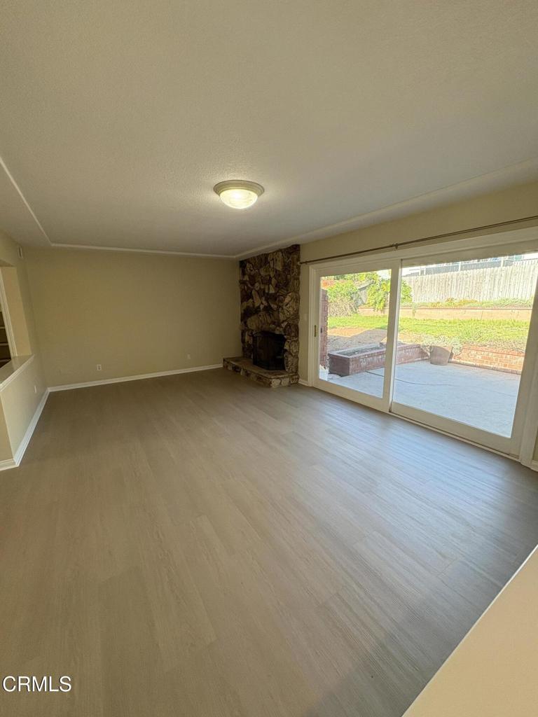 47 Natalie Way Camarillo, CA 93010 - Photo 3 of 37