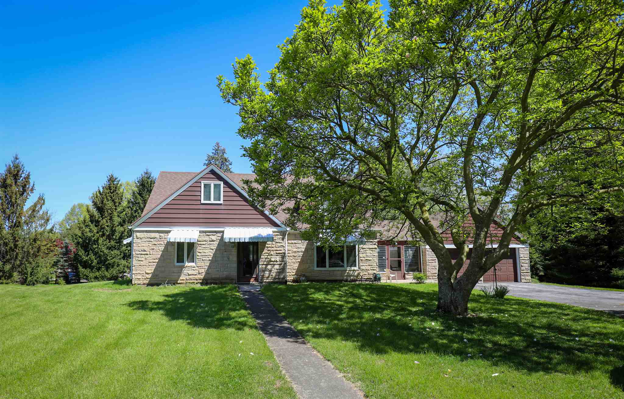 2318 Sand Point Road Fort Wayne, IN 46809 - Photo 2 of 36