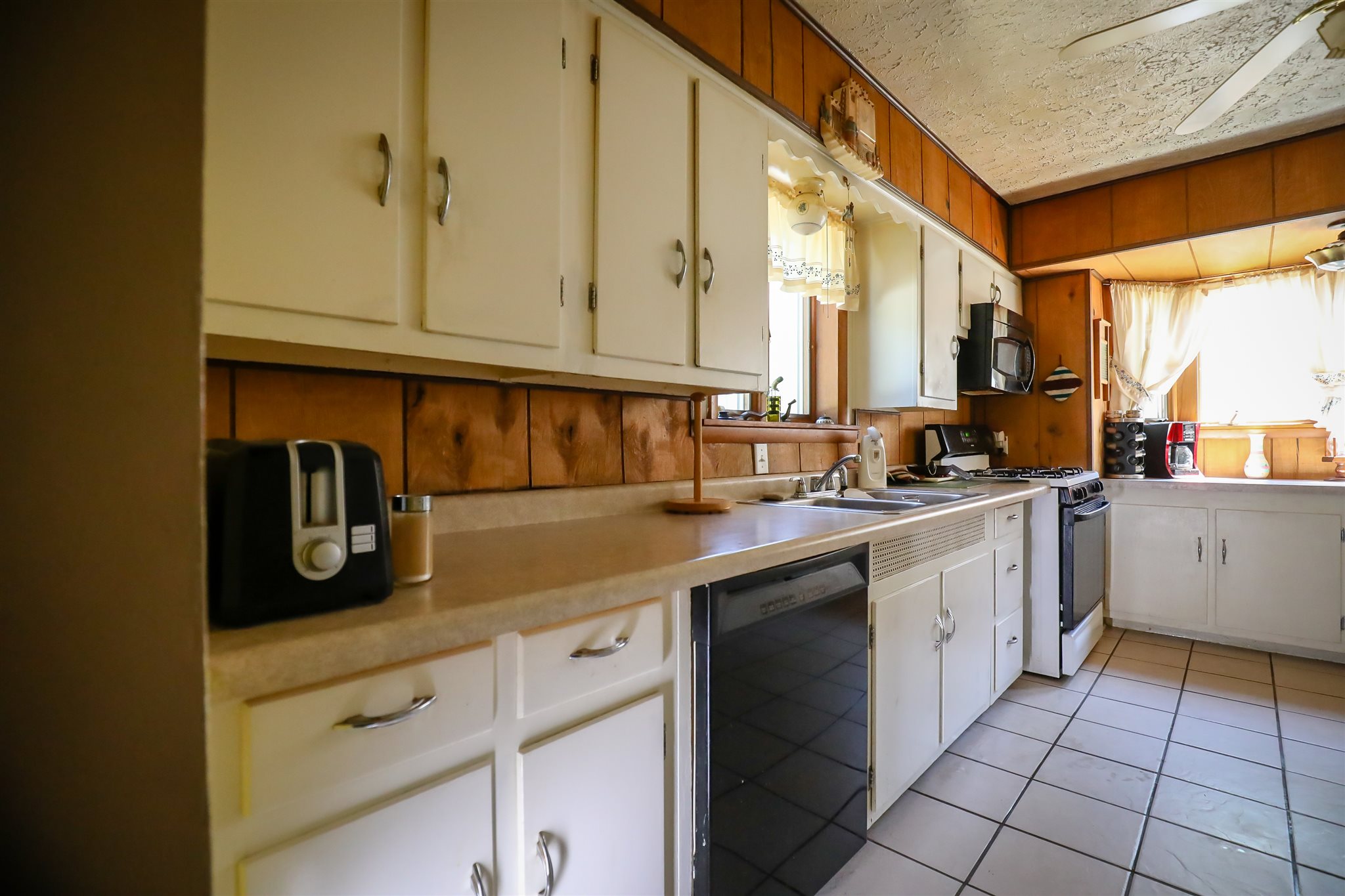 2318 Sand Point Road Fort Wayne, IN 46809 - Photo 10 of 36