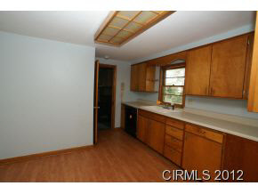 407 South Dixon Road Kokomo, IN 46901 - Photo 4 of 11 Gallery Image 4