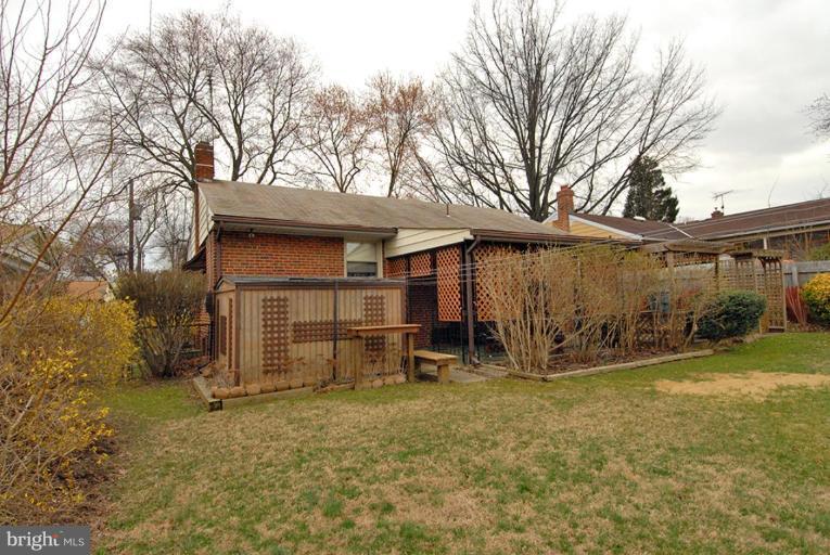 4804 Nantucket Road College Park, MD 20740 - Photo 11 of 14 Exterior (Rear)
