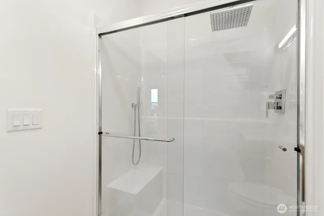 $3,250 | 117 Wells Avenue South, Unit E, Renton, WA 98057