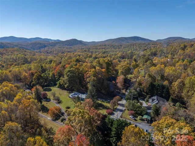 $465,000 | 189 Friendly Circle, Saluda, NC 28773