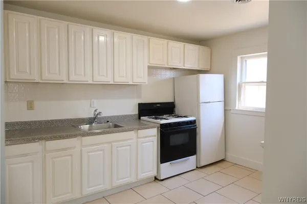 $1,195 | 51 Days Park, Unit 4, Buffalo, NY 14201
