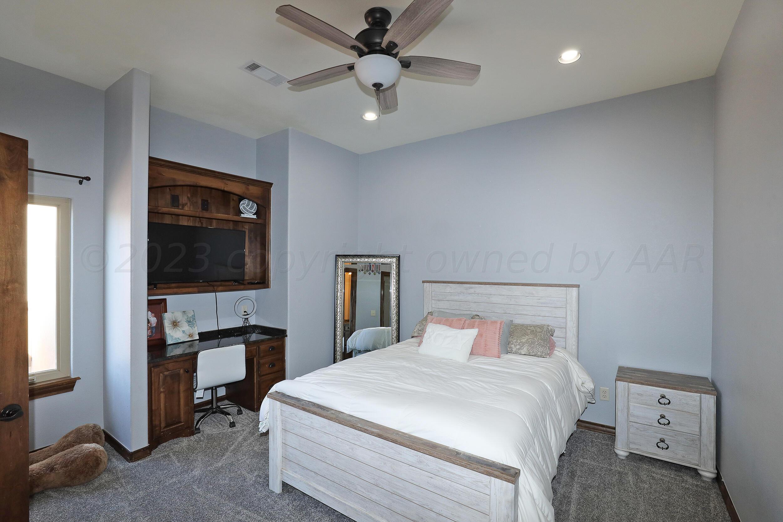 6700 West Lake View Road Amarillo, TX 79118 - Photo 21 of 38 3rd Bedroom