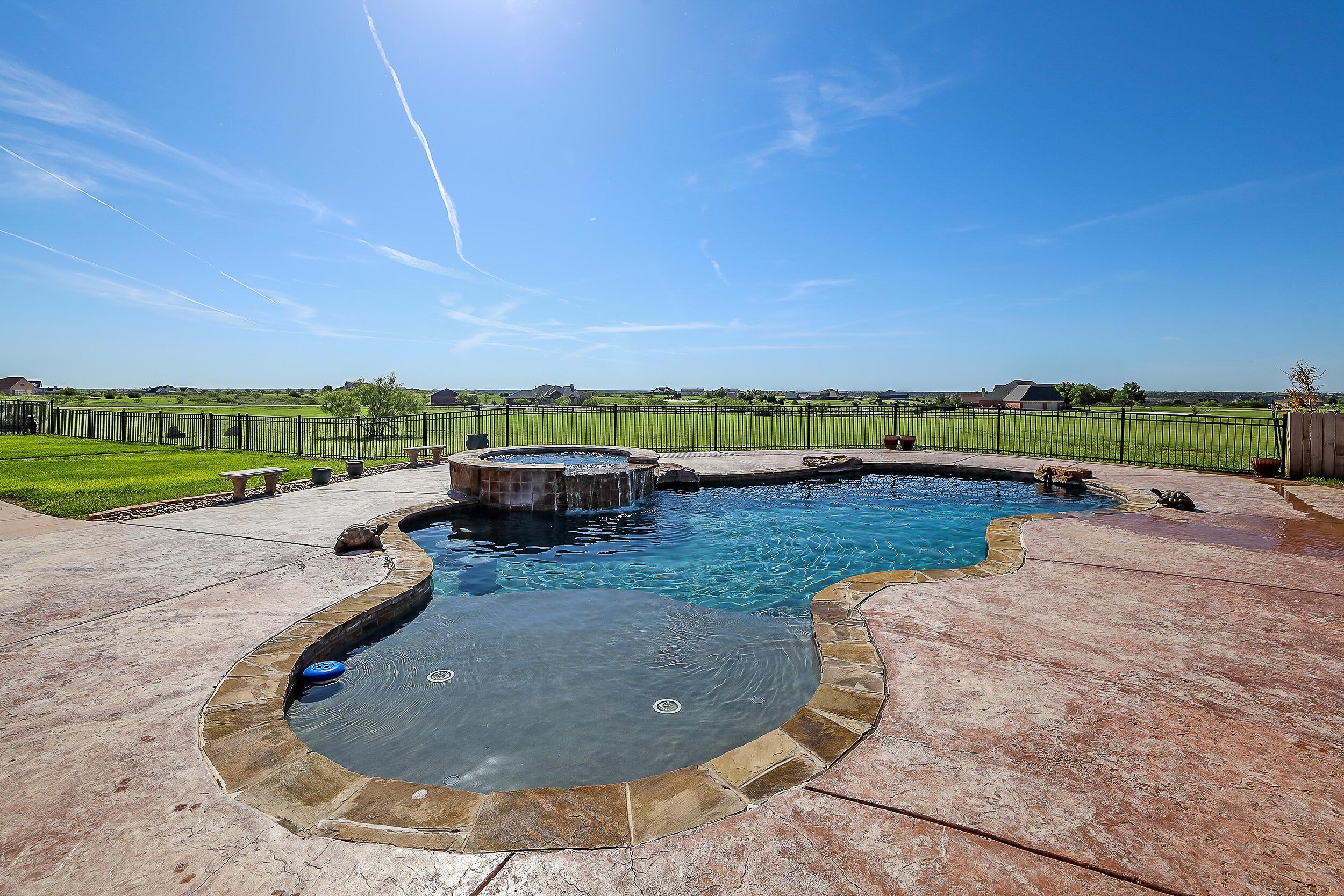6700 West Lake View Road Amarillo, TX 79118 - Photo 37 of 38 Swimming Pool4