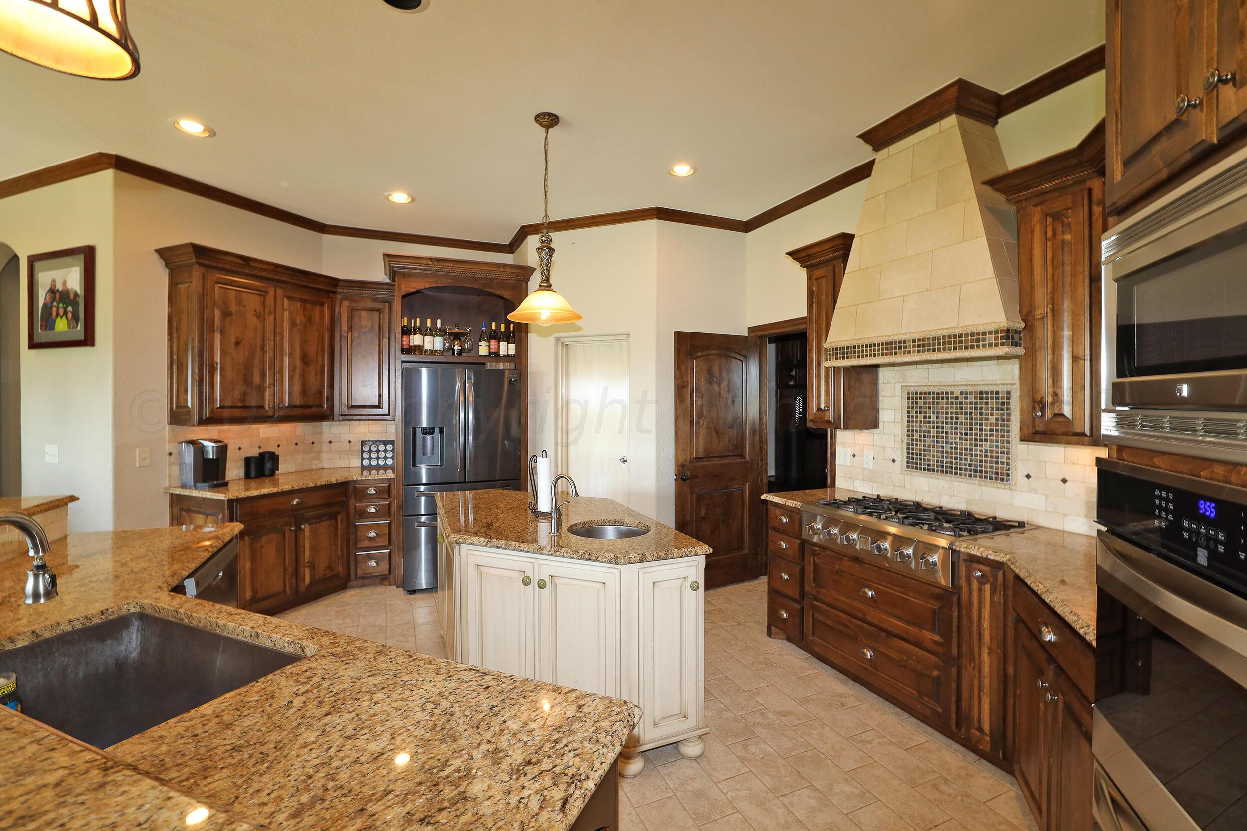 6700 West Lake View Road Amarillo, TX 79118 - Photo 10 of 38 Kitchen2