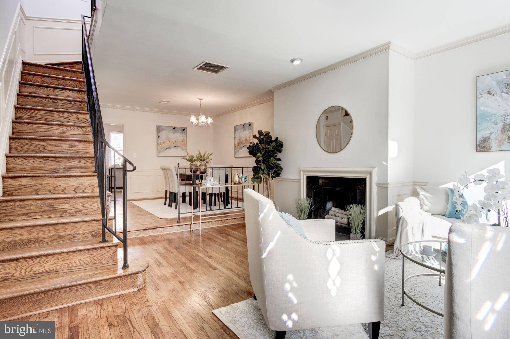 1906 17th Street Northwest Washington, DC 20009 - Photo 3 of 42 Beautiful entry