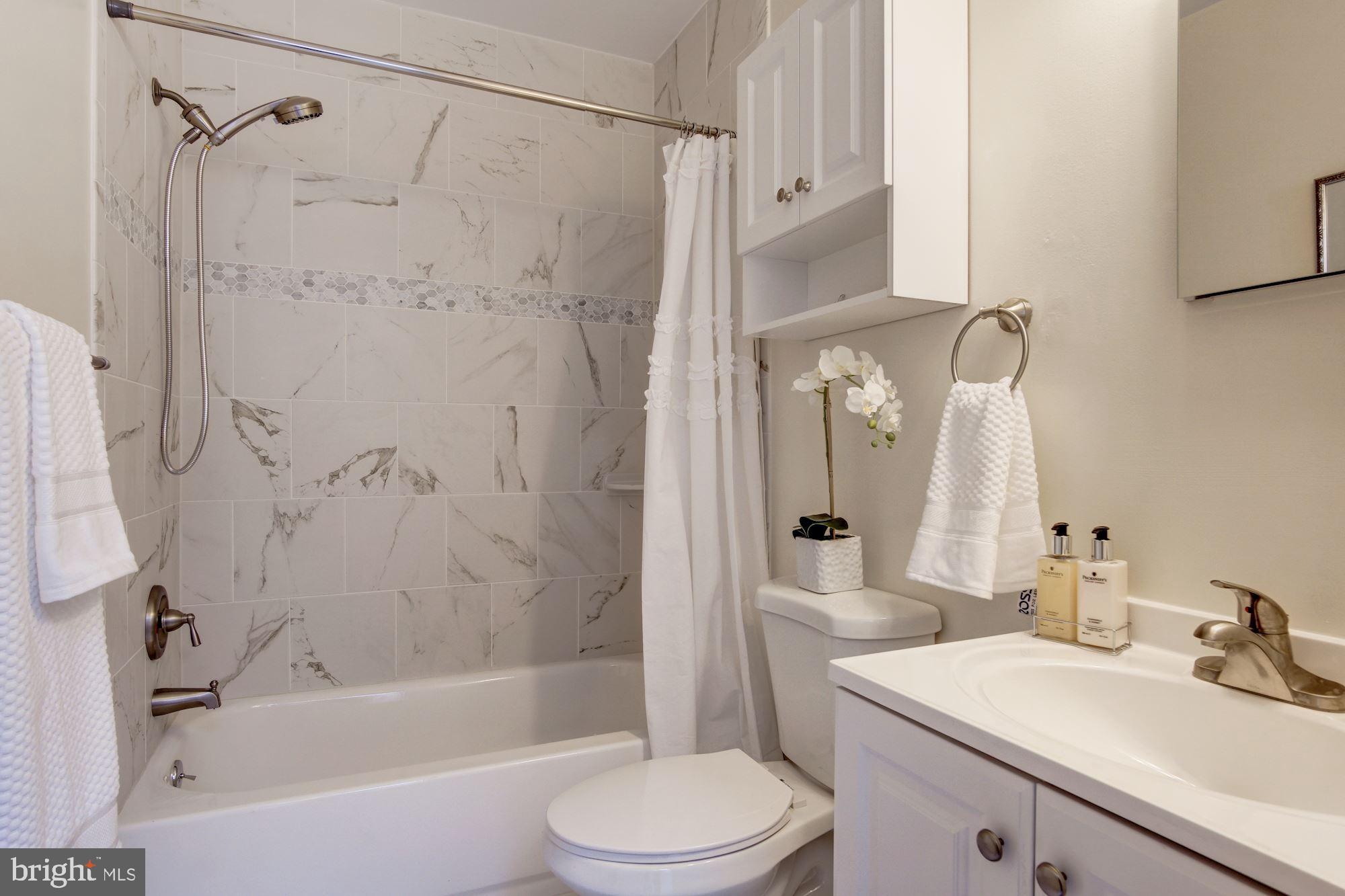 1906 17th Street Northwest Washington, DC 20009 - Photo 23 of 42 Newly renovated upper level bath